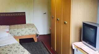 Гостиница Pansionat Kaissa Алушта Двухместный номер эконом-класса с 2 отдельными кроватями-4